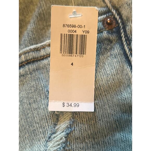 NWT Old Navy Women's Light Blue Denim Shorts O.G. Straight Size 4 - Picture 2 of 6